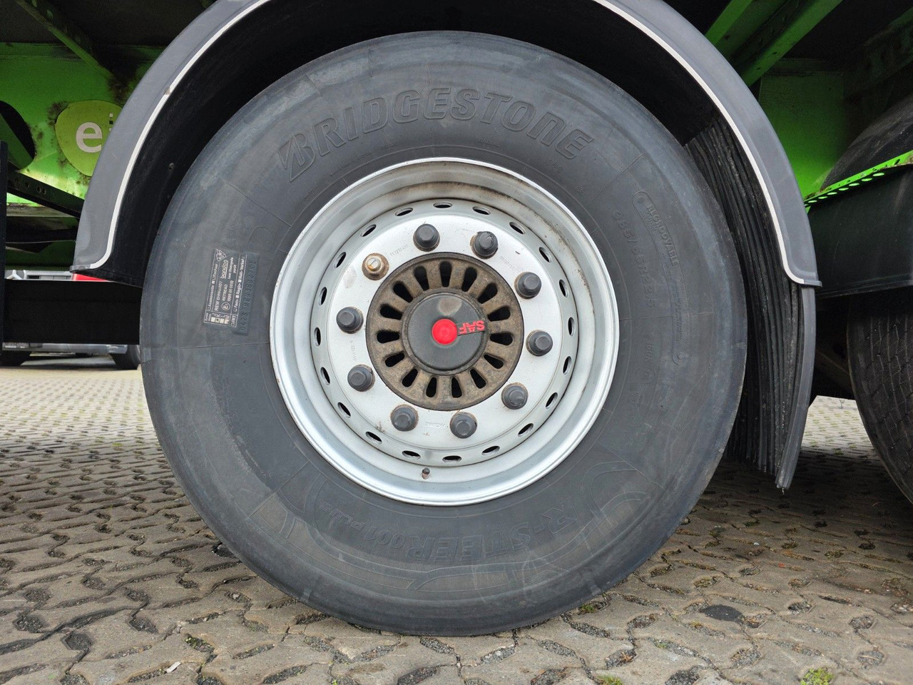 커튼사이더 세미 트레일러 Berger SAPL24 / Coilmulde / 5.560 kg LEERGEWICHT : 사진 34 커튼사이더 세미 트레일러 Berger SAPL24 / Coilmulde / 5.560 kg LEERGEWICHT : 사진 34