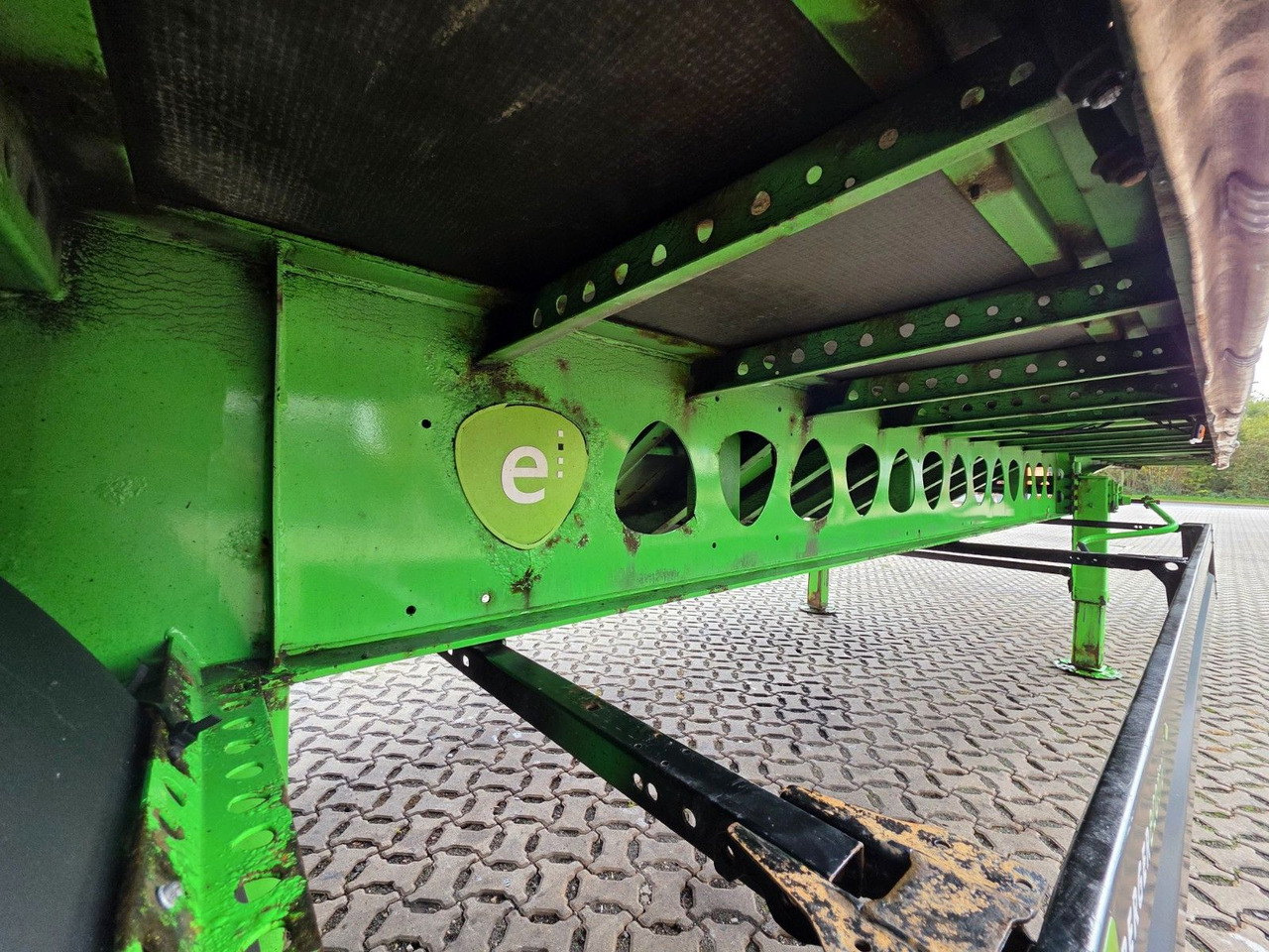 커튼사이더 세미 트레일러 Berger SAPL24 / Coilmulde / 5.560 kg LEERGEWICHT : 사진 22 커튼사이더 세미 트레일러 Berger SAPL24 / Coilmulde / 5.560 kg LEERGEWICHT : 사진 22