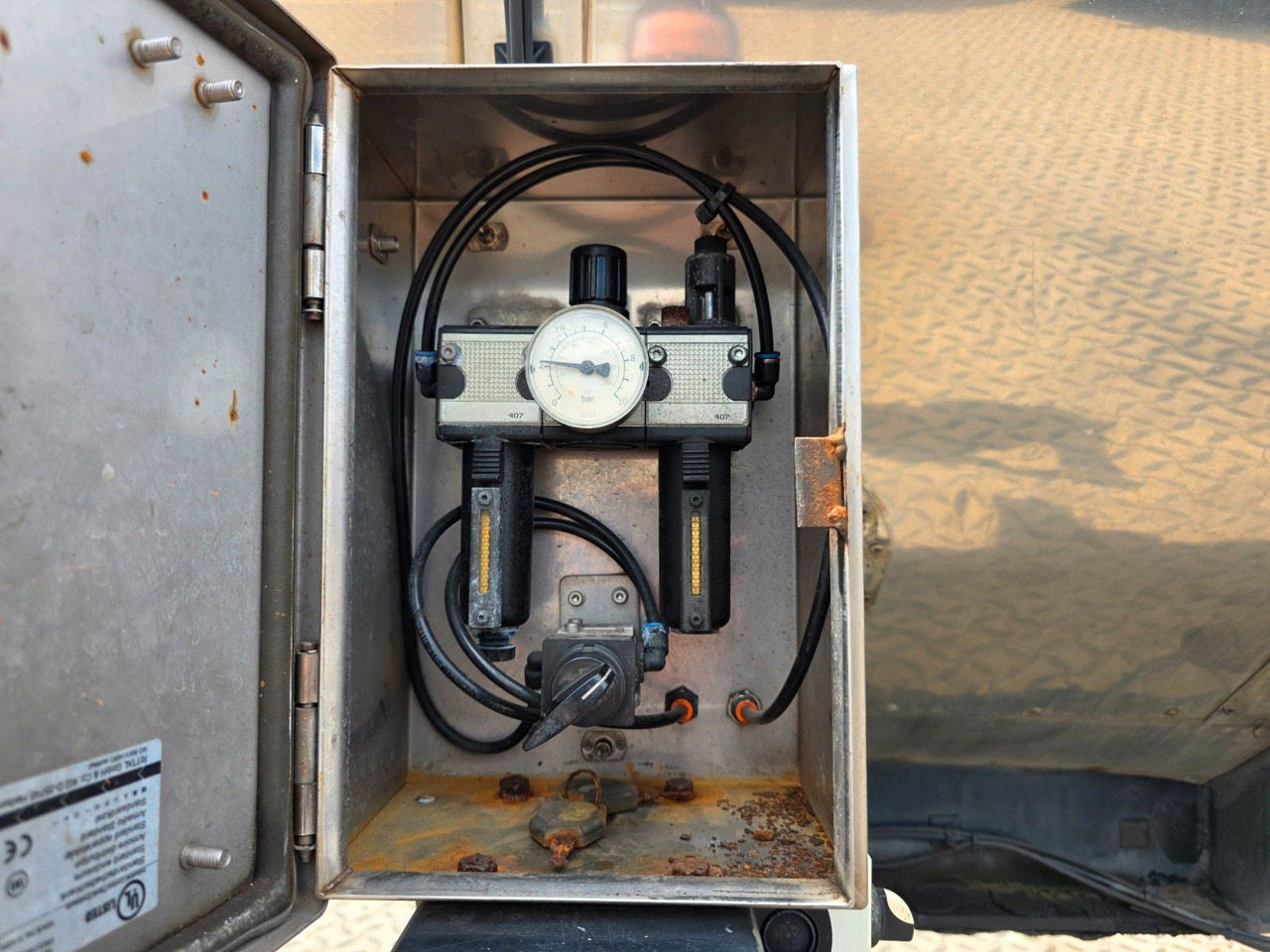 유조 세미 트레일러 Eurotank STN27 : 사진 12