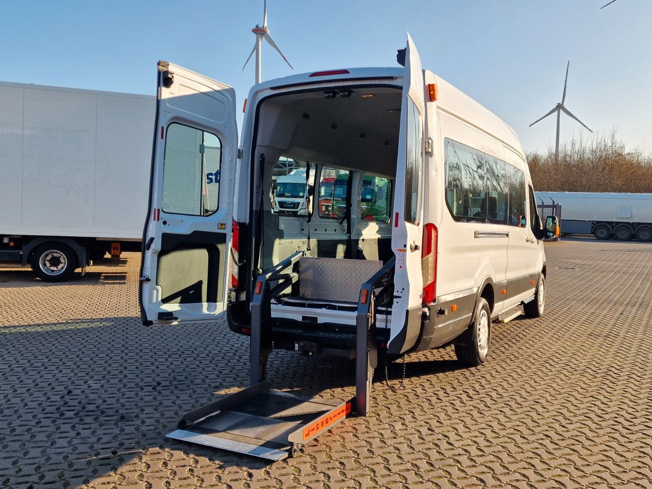 Ford Transit / Transport von Personen im Rollstuhl - 패널 밴 : 사진 1 Ford Transit / Transport von Personen im Rollstuhl - 패널 밴 : 사진 1