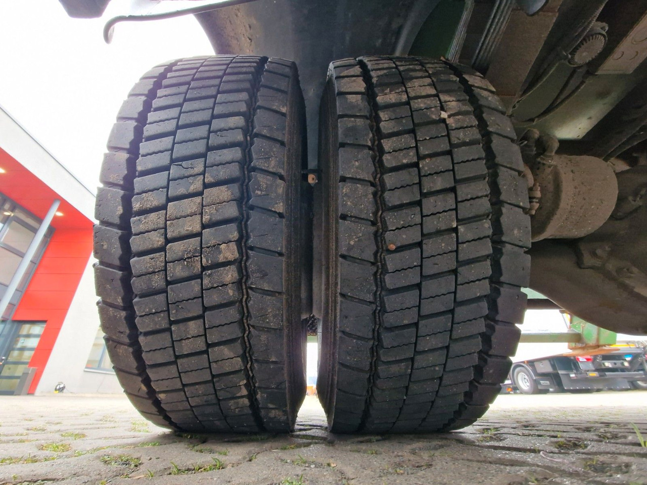 덤프트럭 Iveco Eurocargo 140-250 : 사진 30