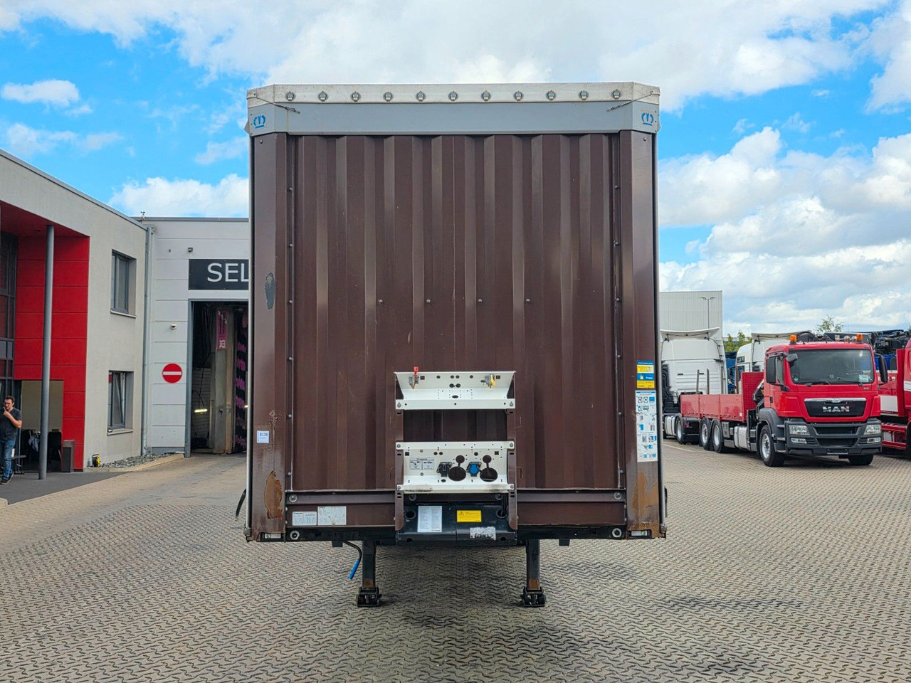 Krone SD / 2 Liftachsen - 커튼사이더 세미 트레일러 : 사진 4 Krone SD / 2 Liftachsen - 커튼사이더 세미 트레일러 : 사진 4