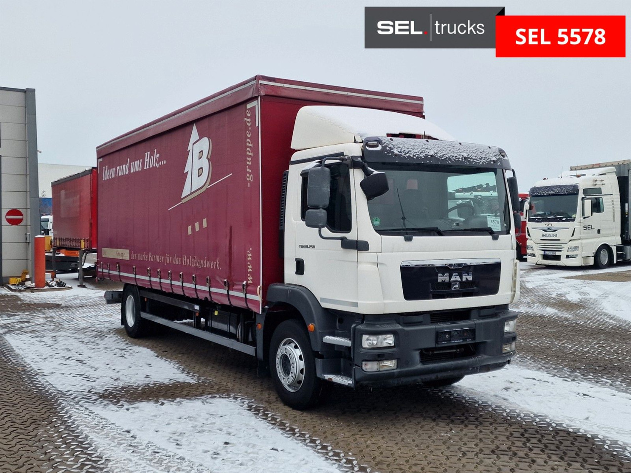 MAN TGM 18.250 4X2 LL / Staplerhalterung - 커튼사이더 트럭 : 사진 3 MAN TGM 18.250 4X2 LL / Staplerhalterung - 커튼사이더 트럭 : 사진 3