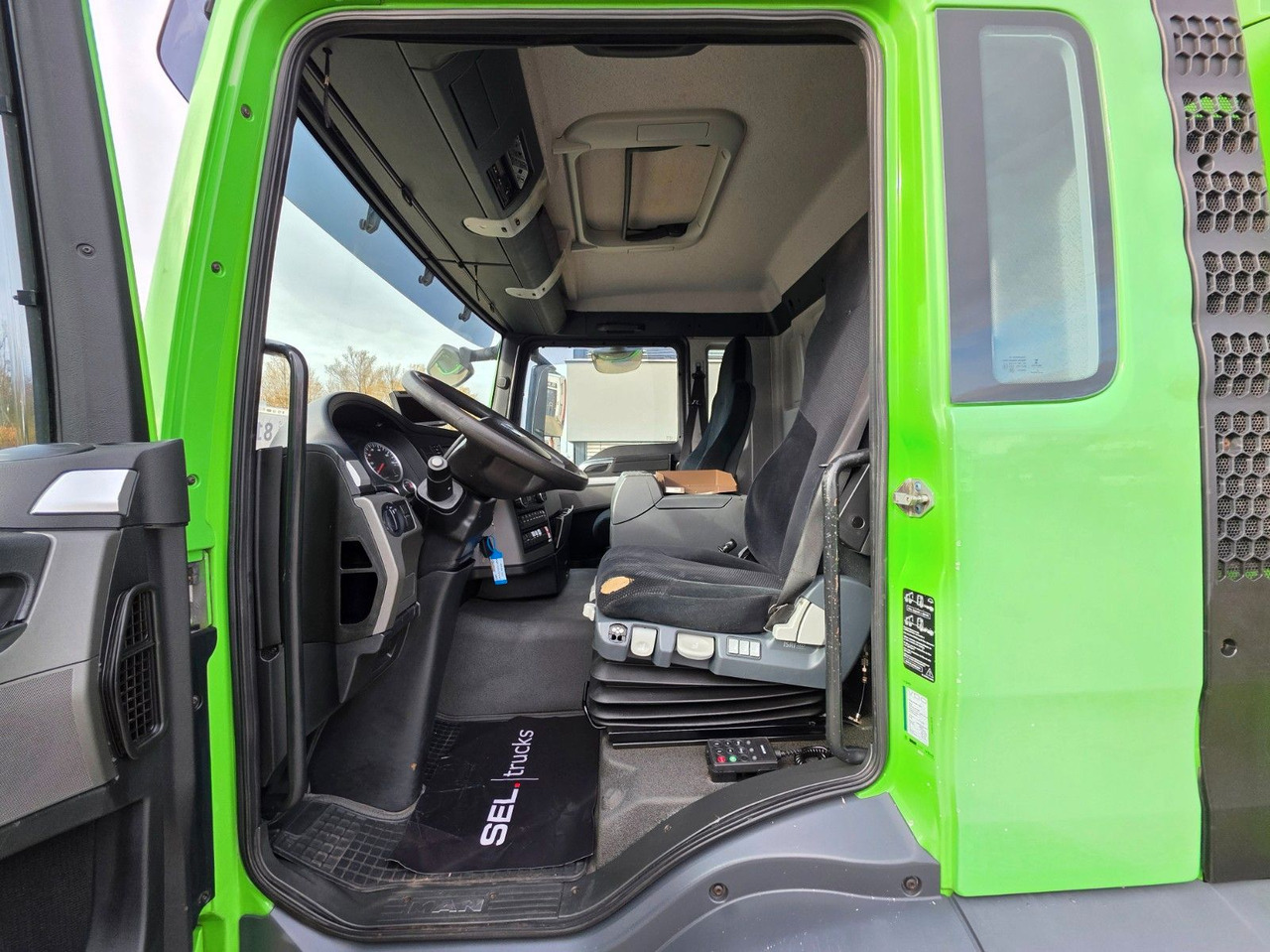 유조트럭 MAN TGS 26.440 6X2-2 LL / ADR AT / 3 Kamm. / Lenkac. : 사진 27 유조트럭 MAN TGS 26.440 6X2-2 LL / ADR AT / 3 Kamm. / Lenkac. : 사진 27