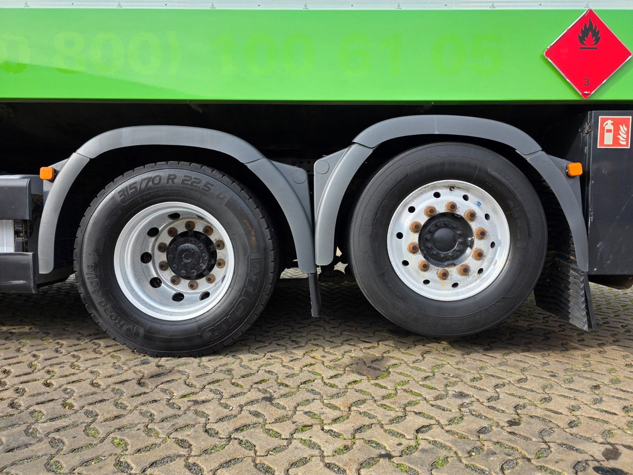 유조트럭 MAN TGS 26.440 6X2-2 LL / ADR AT / 3 Kamm. / Lenkac. : 사진 45 유조트럭 MAN TGS 26.440 6X2-2 LL / ADR AT / 3 Kamm. / Lenkac. : 사진 45