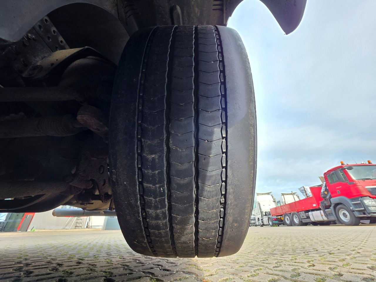 유조트럭 MAN TGS 26.440 6X2-2 LL / ADR AT / 3 Kamm. / Lenkac. : 사진 47 유조트럭 MAN TGS 26.440 6X2-2 LL / ADR AT / 3 Kamm. / Lenkac. : 사진 47