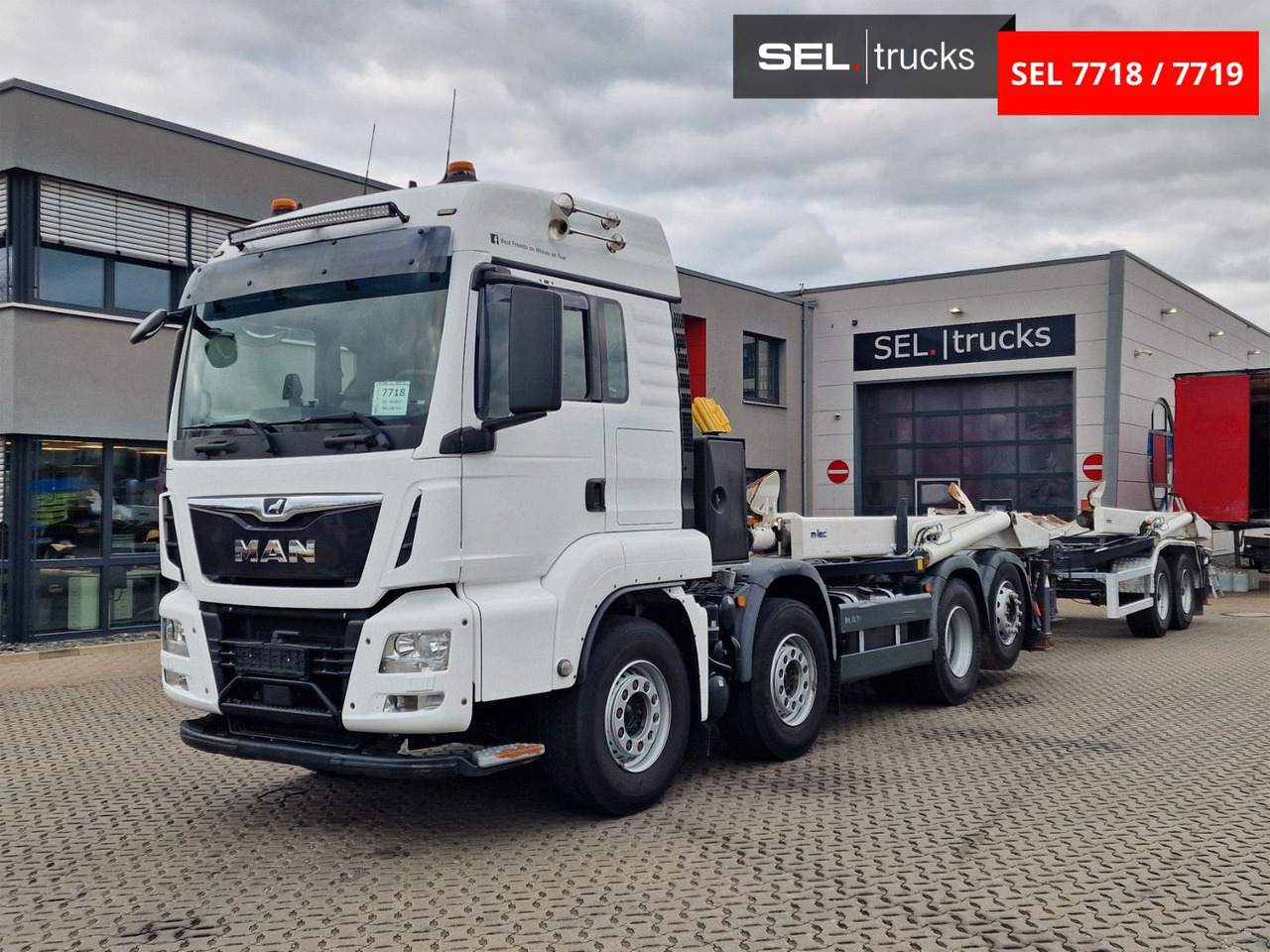 MAN TGS 35.500.8X2-6 BL / Silosteller / Lenkachse - 덤프트럭 : 사진 1 MAN TGS 35.500.8X2-6 BL / Silosteller / Lenkachse - 덤프트럭 : 사진 1