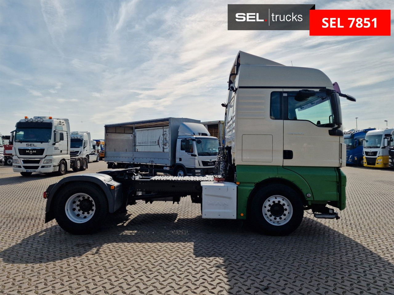 MAN TGX 18.460 4X2 BLS / Retarder / PTO / Standklima - 트랙터 유닛 : 사진 4 MAN TGX 18.460 4X2 BLS / Retarder / PTO / Standklima - 트랙터 유닛 : 사진 4