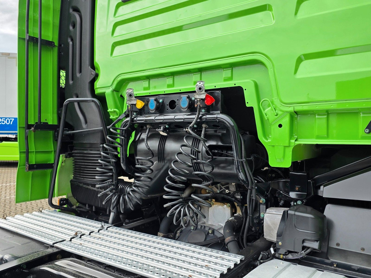 트랙터 유닛 MAN TGX 18.460 4X2 LLS-U / Retarder / 2 Tanks / ADR : 사진 11
