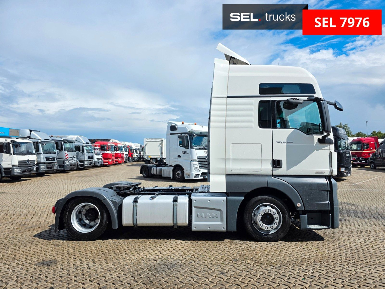 MAN TGX 18.460 4x2 LLS-U / Retarder / NaviLavandino - 트랙터 유닛 : 사진 4 MAN TGX 18.460 4x2 LLS-U / Retarder / NaviLavandino - 트랙터 유닛 : 사진 4