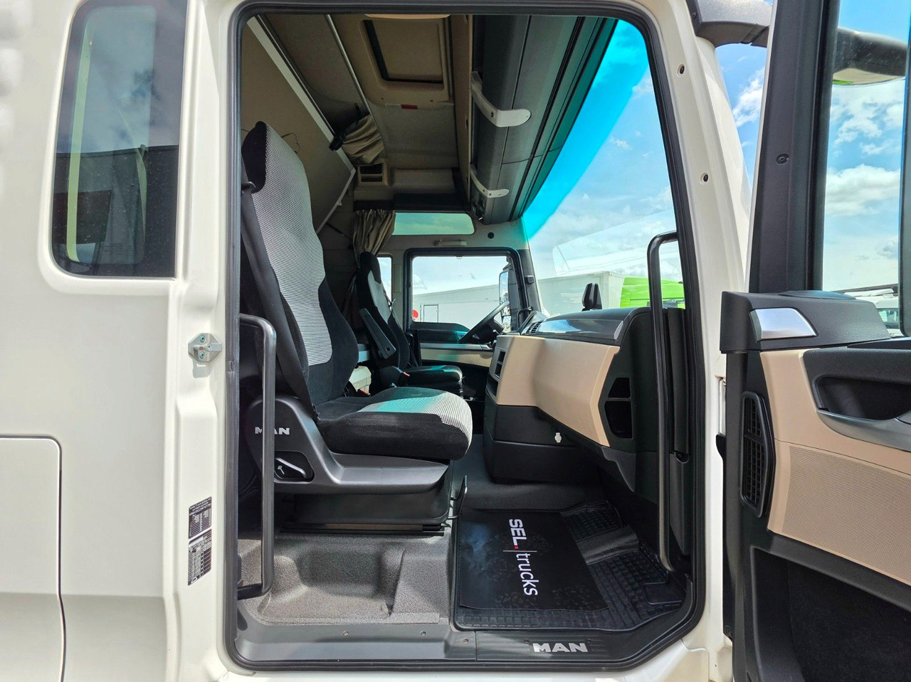 트랙터 유닛 MAN TGX 18.500 4X2 LLS-U / Retarder / ADR AT : 사진 18