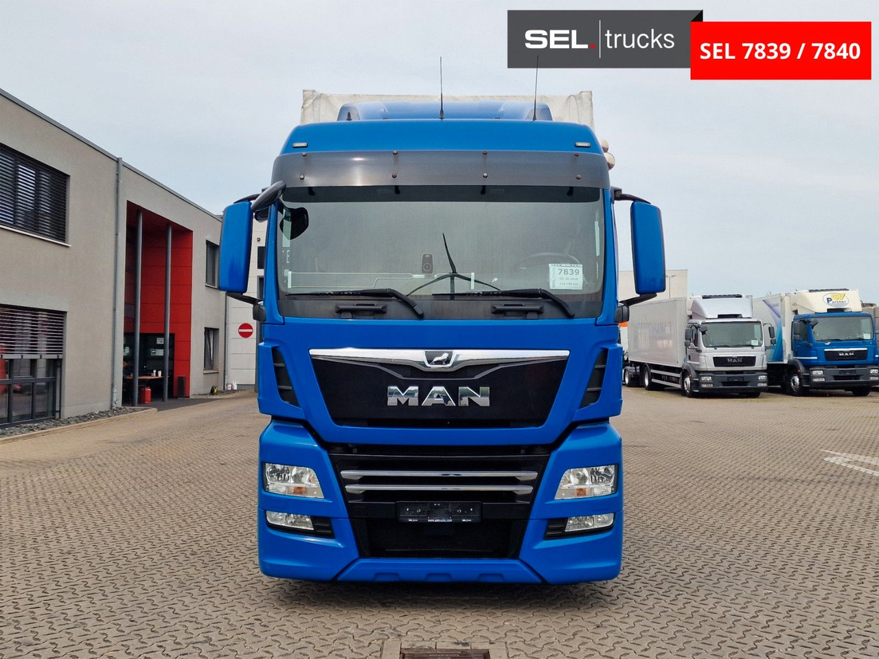MAN TGX 18.500 4x2 LL-U /Intarder/Druchlade/Hubdach - 커튼사이더 트럭 : 사진 2 MAN TGX 18.500 4x2 LL-U /Intarder/Druchlade/Hubdach - 커튼사이더 트럭 : 사진 2