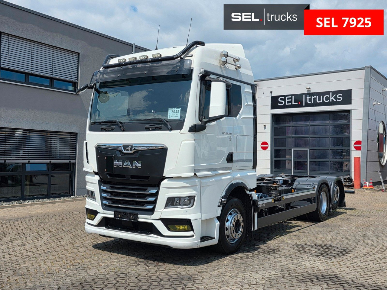 MAN TGX 26.510 6x2-2 LL CH / ZF Intarder / Liftachse - 컨테이너 운반 장치/ 스와프 보디 트럭 : 사진 1 MAN TGX 26.510 6x2-2 LL CH / ZF Intarder / Liftachse - 컨테이너 운반 장치/ 스와프 보디 트럭 : 사진 1