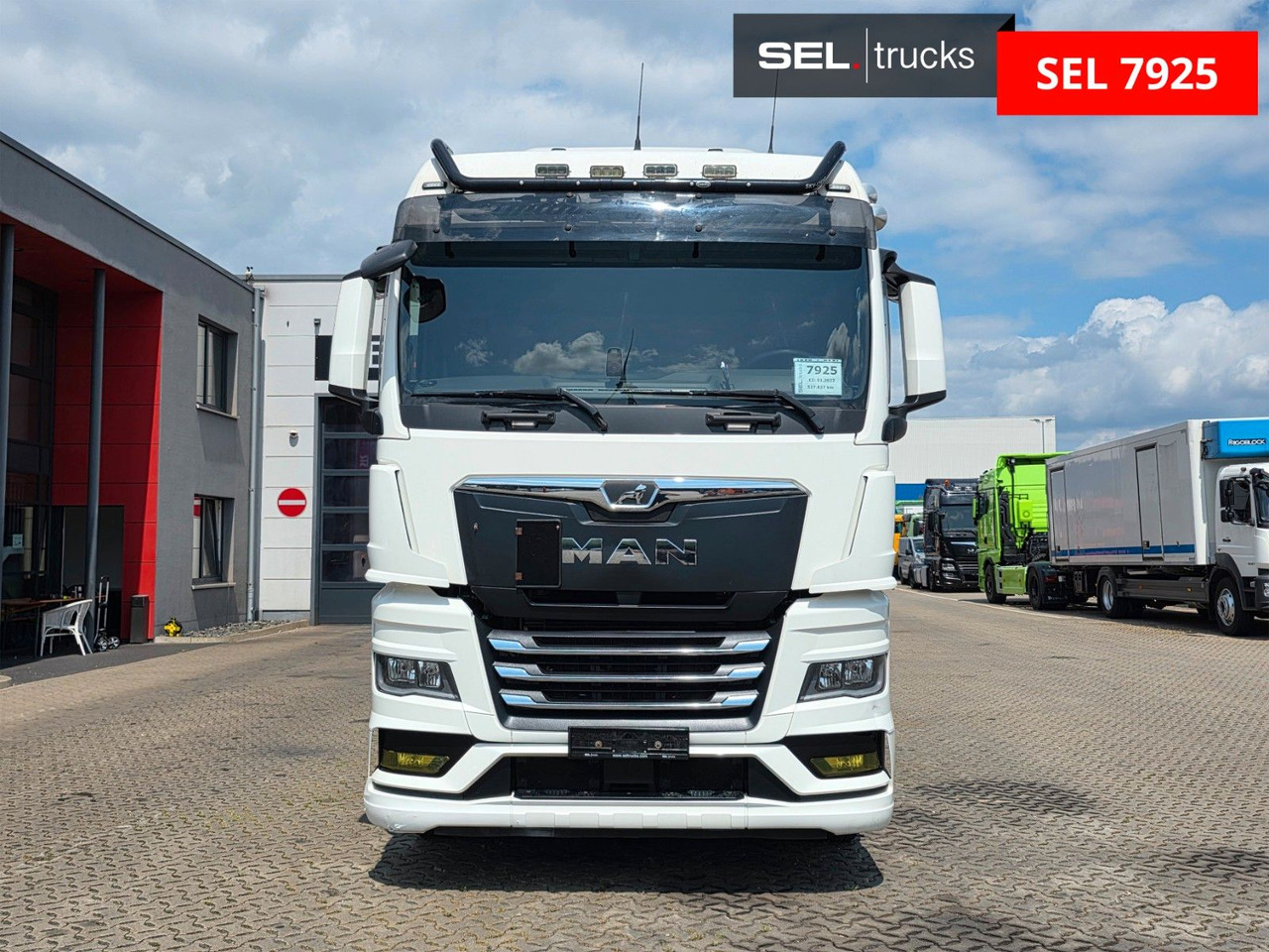 MAN TGX 26.510 6x2-2 LL CH / ZF Intarder / Liftachse - 컨테이너 운반 장치/ 스와프 보디 트럭 : 사진 2 MAN TGX 26.510 6x2-2 LL CH / ZF Intarder / Liftachse - 컨테이너 운반 장치/ 스와프 보디 트럭 : 사진 2