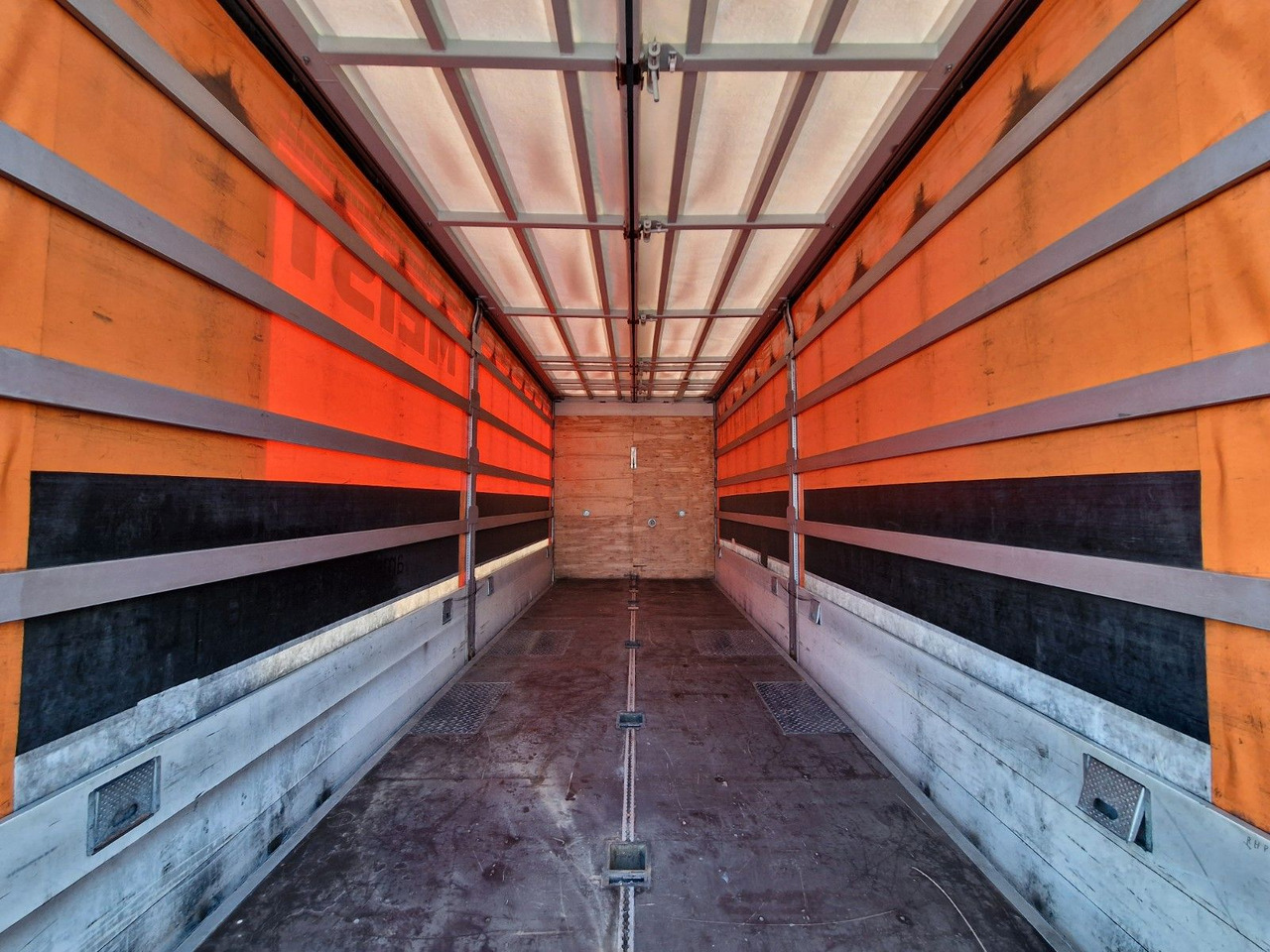 커튼사이더 트럭 Mercedes-Benz Actros 2545 / KOMPLETT! / Alukappen / Standklima : 사진 11 커튼사이더 트럭 Mercedes-Benz Actros 2545 / KOMPLETT! / Alukappen / Standklima : 사진 11