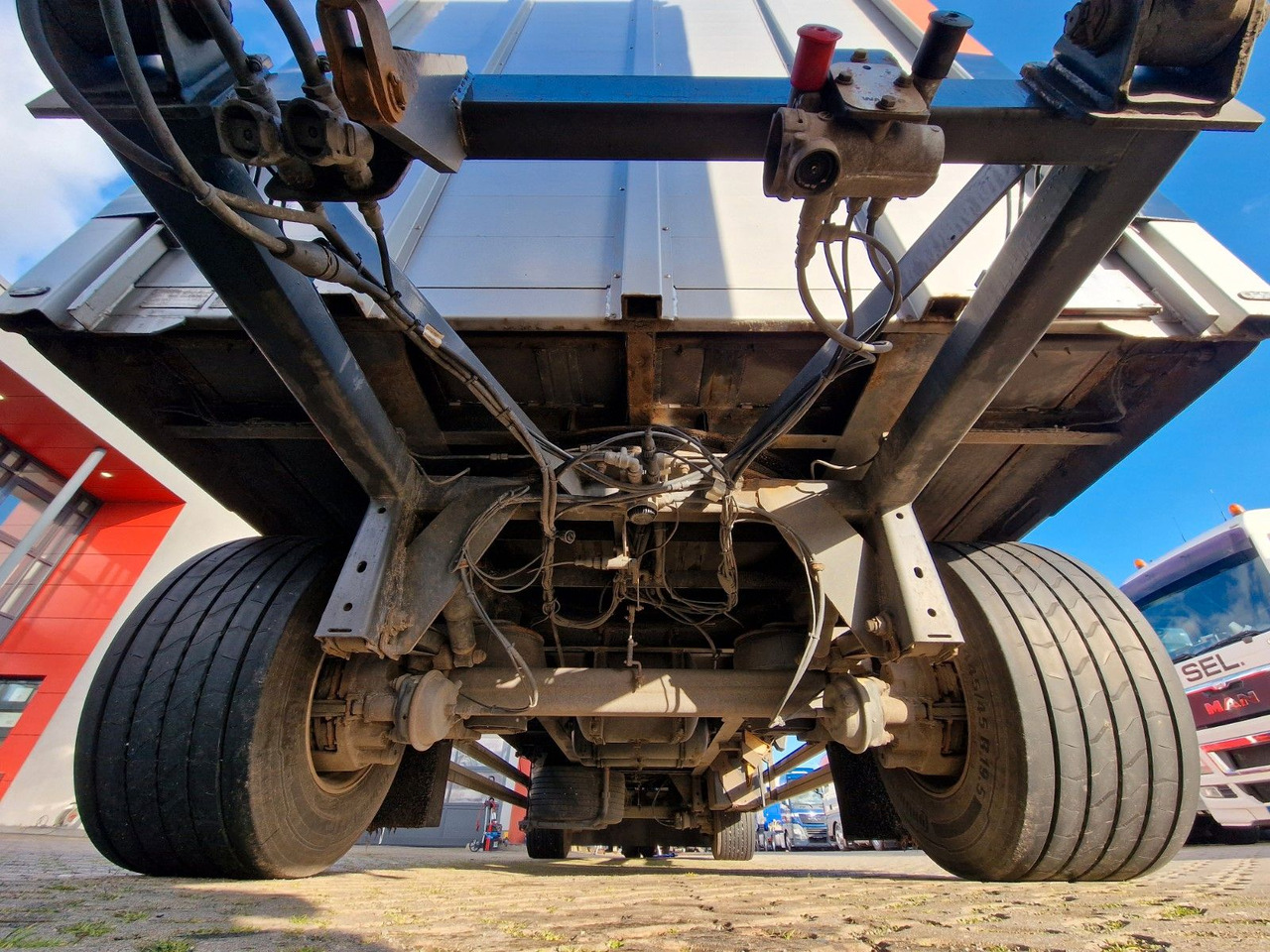 커튼사이더 트럭 Mercedes-Benz Actros 2545 / KOMPLETT! / Alukappen / Standklima : 사진 29 커튼사이더 트럭 Mercedes-Benz Actros 2545 / KOMPLETT! / Alukappen / Standklima : 사진 29