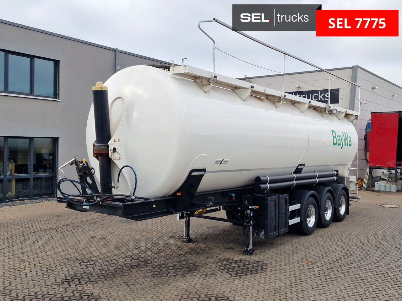 Spitzer SKS 27 / Kippsilo / 53.000 l / Liftachse - 사일로 세미 트레일러 : 사진 1 Spitzer SKS 27 / Kippsilo / 53.000 l / Liftachse - 사일로 세미 트레일러 : 사진 1