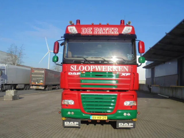 DAF XF 105 410 FAD 8X4 STEEL SUSPENSION - 후크 리프트 트럭 : 사진 3 DAF XF 105 410 FAD 8X4 STEEL SUSPENSION - 후크 리프트 트럭 : 사진 3