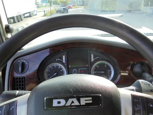 리스 DAF XF 106.460 SUPER SPACE CAB DAF XF 106.460 SUPER SPACE CAB : 사진 10