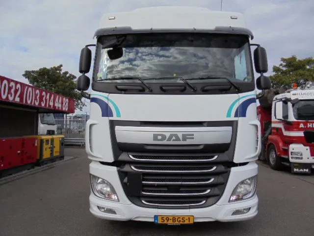 DAF XF 440 EURO 6 - 트랙터 유닛 : 사진 2 DAF XF 440 EURO 6 - 트랙터 유닛 : 사진 2