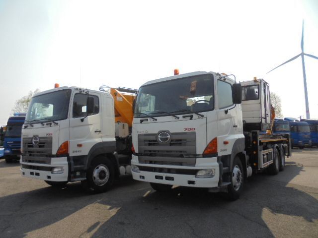 Hino 700 6X4 2IN STOCK - 트럭 탑재 고가작업 플랫폼 : 사진 3 Hino 700 6X4 2IN STOCK - 트럭 탑재 고가작업 플랫폼 : 사진 3