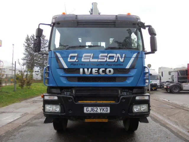 Iveco AD340T36 8X4 - 덤프트럭, 크레인 트럭 : 사진 2 Iveco AD340T36 8X4 - 덤프트럭, 크레인 트럭 : 사진 2