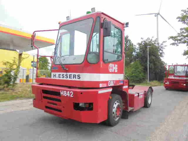 MOL YM 225/4X2 40 KM/H - 터미널 트랙터 : 사진 1 MOL YM 225/4X2 40 KM/H - 터미널 트랙터 : 사진 1