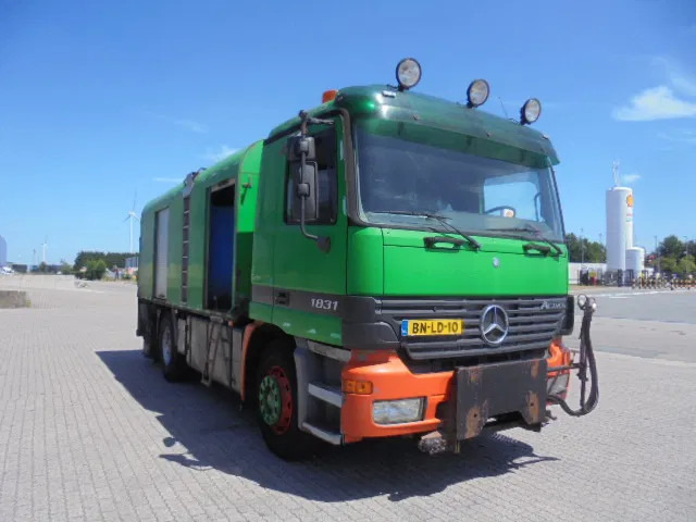 Mercedes-Benz Actros 1831 1831 Bitumensprayer - 유조트럭 : 사진 3 Mercedes-Benz Actros 1831 1831 Bitumensprayer - 유조트럭 : 사진 3