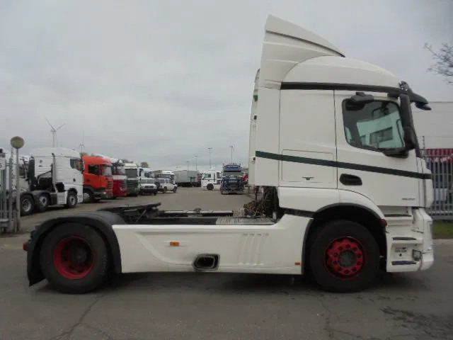 트랙터 유닛 Mercedes-Benz Actros 1939 LS : 사진 6