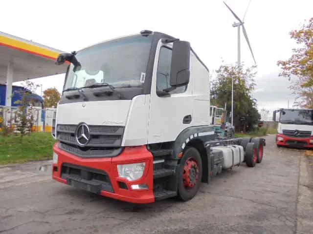 Mercedes-Benz Actros 2340 6X2 EUR 6 - 자동 운반 장치 트럭 : 사진 1 Mercedes-Benz Actros 2340 6X2 EUR 6 - 자동 운반 장치 트럭 : 사진 1