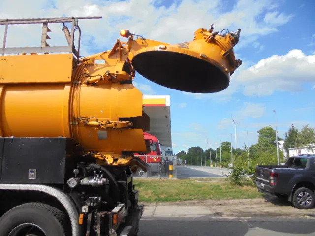Mercedes-Benz Actros 4141K MEGA VAC - 진공 흡입 트럭 : 사진 5 Mercedes-Benz Actros 4141K MEGA VAC - 진공 흡입 트럭 : 사진 5