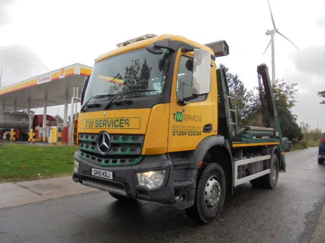Mercedes-Benz Antos 1824 4X2 - 케이블 시스템 트럭 : 사진 1 Mercedes-Benz Antos 1824 4X2 - 케이블 시스템 트럭 : 사진 1