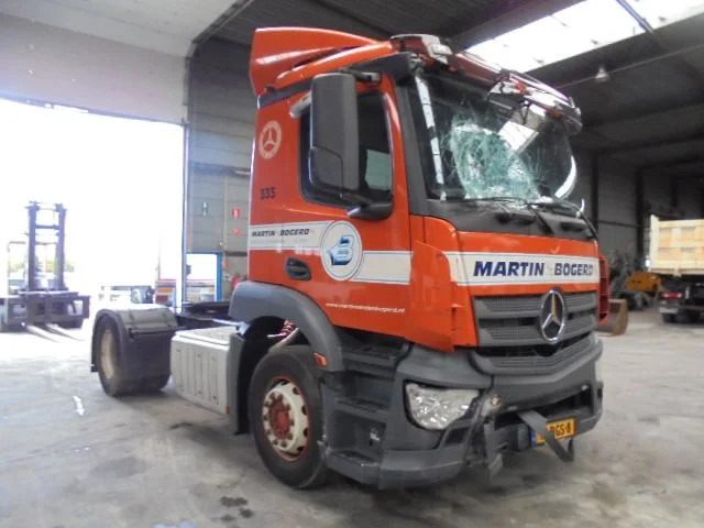 Mercedes-Benz Antos 1832 CABINE SCHADE - 트랙터 유닛 : 사진 3 Mercedes-Benz Antos 1832 CABINE SCHADE - 트랙터 유닛 : 사진 3