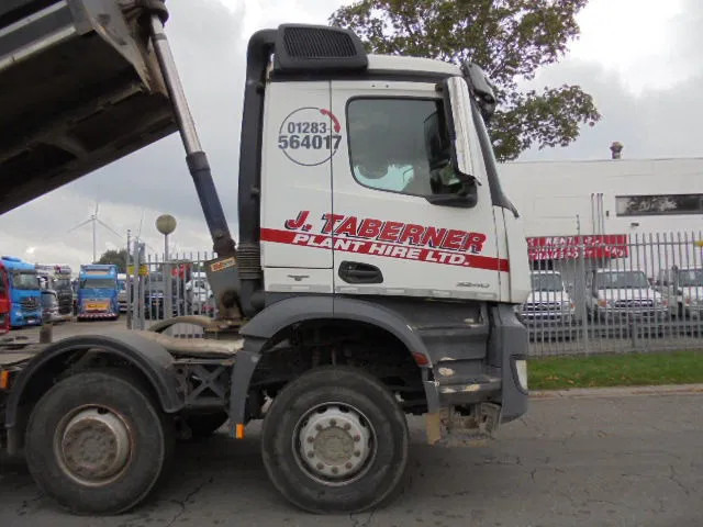 덤프트럭 Mercedes-Benz Arocs 3243 K 8X4 : 사진 14