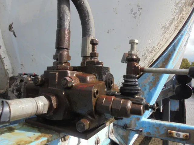 SPITZER BP SK 50 - 유조 세미 트레일러 : 사진 3 SPITZER BP SK 50 - 유조 세미 트레일러 : 사진 3