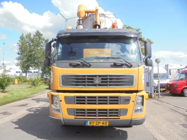 Terberg FM 1450 6X4 - 진공 흡입 트럭 : 사진 2 Terberg FM 1450 6X4 - 진공 흡입 트럭 : 사진 2