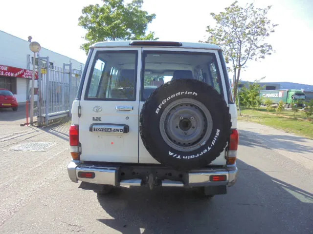 Toyota Land Cruiser HZJ76L 4X4 EXPORT OUTSIDE EU ONLY - 차량 : 사진 5 Toyota Land Cruiser HZJ76L 4X4 EXPORT OUTSIDE EU ONLY - 차량 : 사진 5