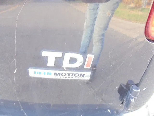 Volkswagen Caddy TD1 BLUEMOTION - 소형 밴 : 사진 5 Volkswagen Caddy TD1 BLUEMOTION - 소형 밴 : 사진 5