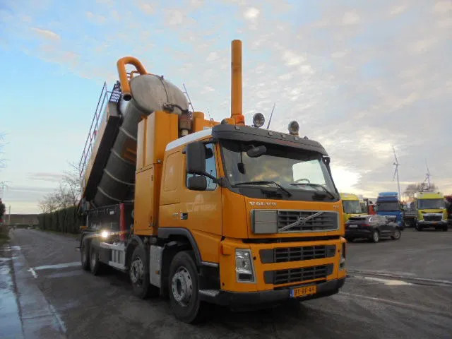 Volvo FM 400 8X4 NL TRUCK - 진공 흡입 트럭 : 사진 3 Volvo FM 400 8X4 NL TRUCK - 진공 흡입 트럭 : 사진 3