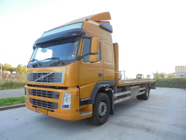 Volvo FM FM 300 LOW KM - 박스 트럭 : 사진 1 Volvo FM FM 300 LOW KM - 박스 트럭 : 사진 1