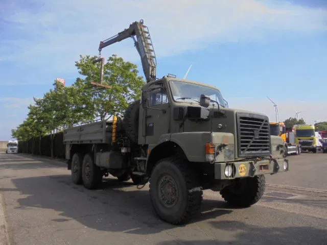 Volvo N 10 6X6 L + FASSI - 크레인 트럭 : 사진 3 Volvo N 10 6X6 L + FASSI - 크레인 트럭 : 사진 3