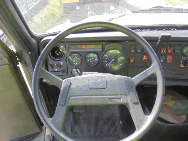 크레인 트럭 Volvo N 10 6X6 L + FASSI : 사진 10 크레인 트럭 Volvo N 10 6X6 L + FASSI : 사진 10