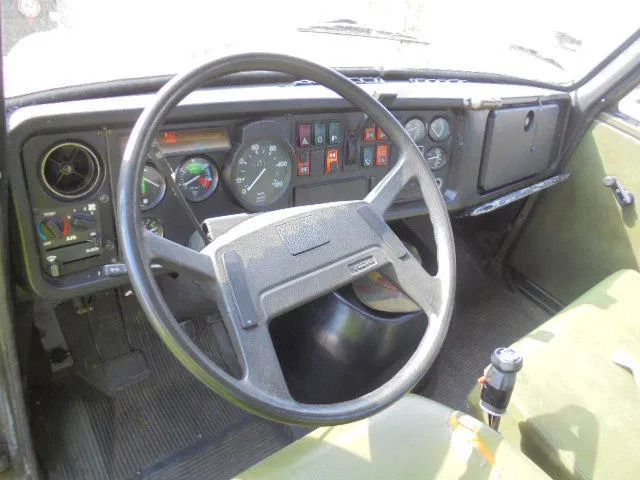 크레인 트럭 Volvo N 10 6X6 L + FASSI : 사진 9 크레인 트럭 Volvo N 10 6X6 L + FASSI : 사진 9