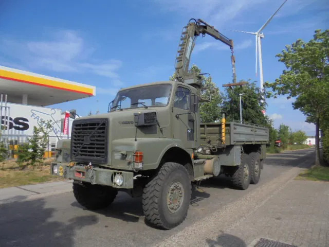 Volvo N 10 6X6 L + FASSI - 드롭사이드/ 플랫베드 트럭, 크레인 트럭 : 사진 1 Volvo N 10 6X6 L + FASSI - 드롭사이드/ 플랫베드 트럭, 크레인 트럭 : 사진 1