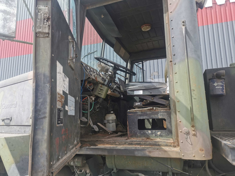 Interior photo 1: 드롭사이드/ 플랫베드 트럭 AM General M920 truck tractor