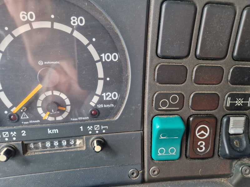 Scania P94G - 진공 흡입 트럭 : 사진 5 Scania P94G - 진공 흡입 트럭 : 사진 5