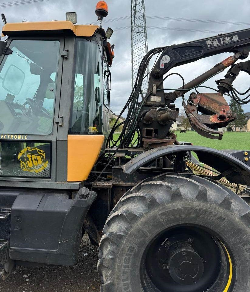 JCB Fastrac 1115 - 장궤형 트랙터 : 사진 5 JCB Fastrac 1115 - 장궤형 트랙터 : 사진 5