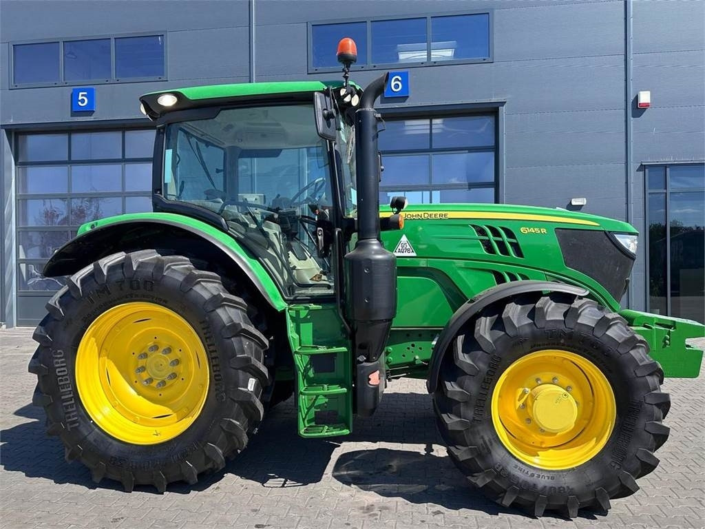 John Deere 6145R - 장궤형 트랙터 : 사진 2 John Deere 6145R - 장궤형 트랙터 : 사진 2