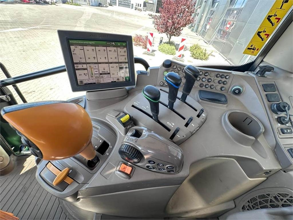John Deere 6145R - 장궤형 트랙터 : 사진 4 John Deere 6145R - 장궤형 트랙터 : 사진 4