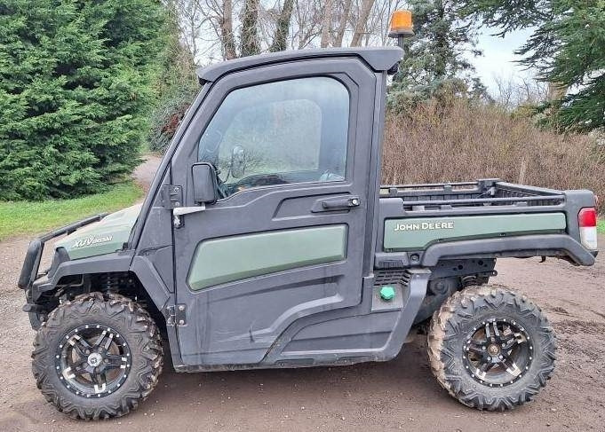 John Deere XUV 865M - 사이드 바이 사이드/ ATV : 사진 3 John Deere XUV 865M - 사이드 바이 사이드/ ATV : 사진 3